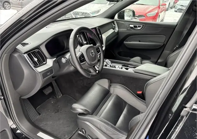 VOLVO XC 60 B4 B Plus Dark