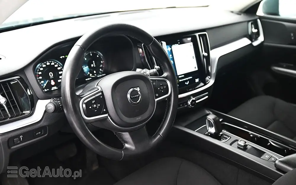 VOLVO V60 B4 D Geartronic Momentum Pro