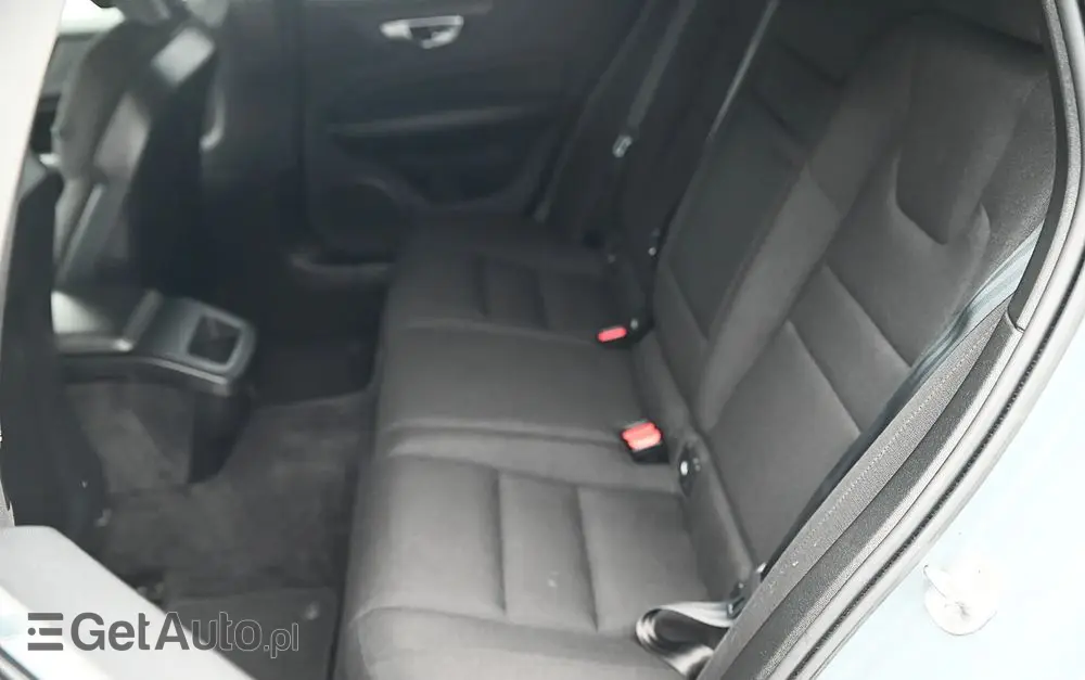 VOLVO V60 B4 D Geartronic Momentum Pro