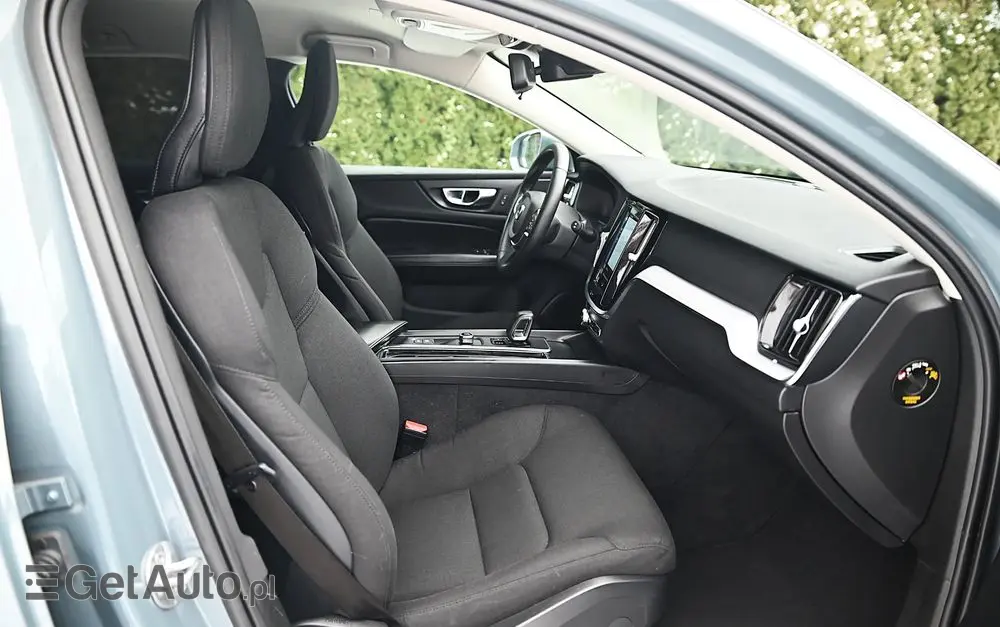 VOLVO V60 B4 D Geartronic Momentum Pro