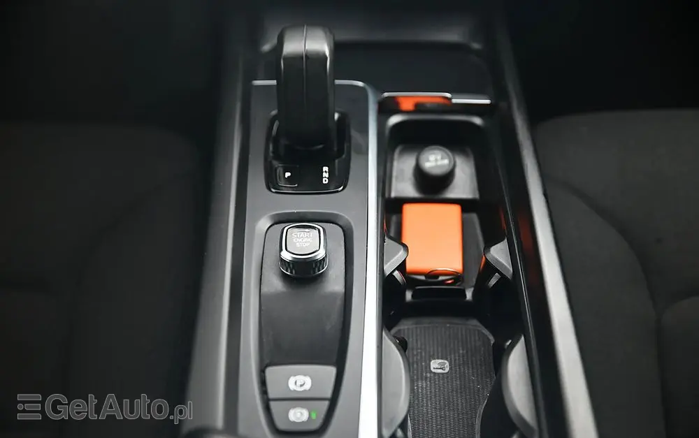 VOLVO V60 B4 D Geartronic Momentum Pro