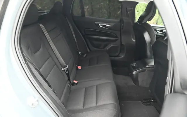 VOLVO V60 B4 D Geartronic Momentum Pro