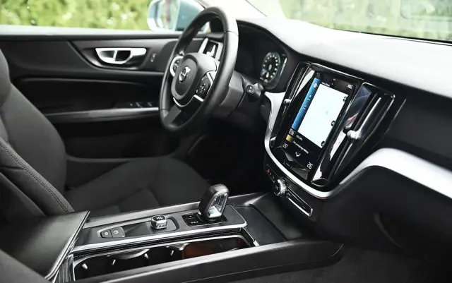 VOLVO V60 B4 D Geartronic Momentum Pro