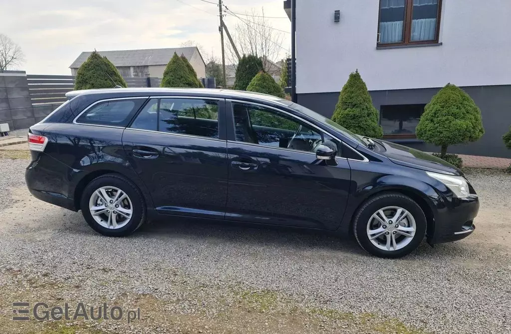 TOYOTA Avensis 