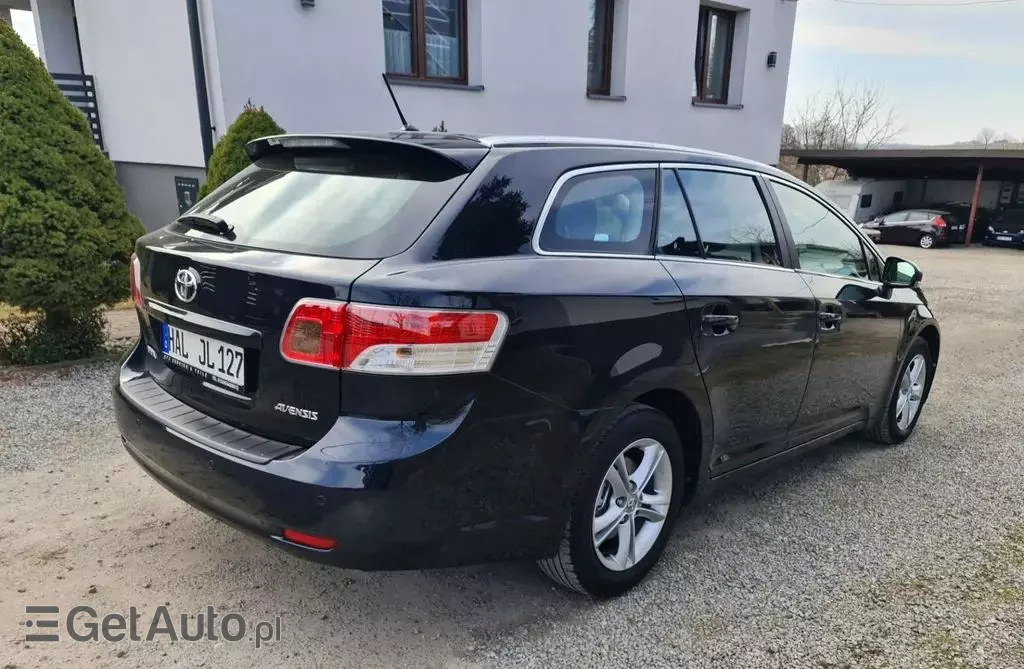 TOYOTA Avensis 