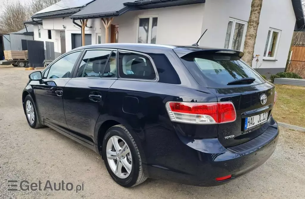 TOYOTA Avensis 