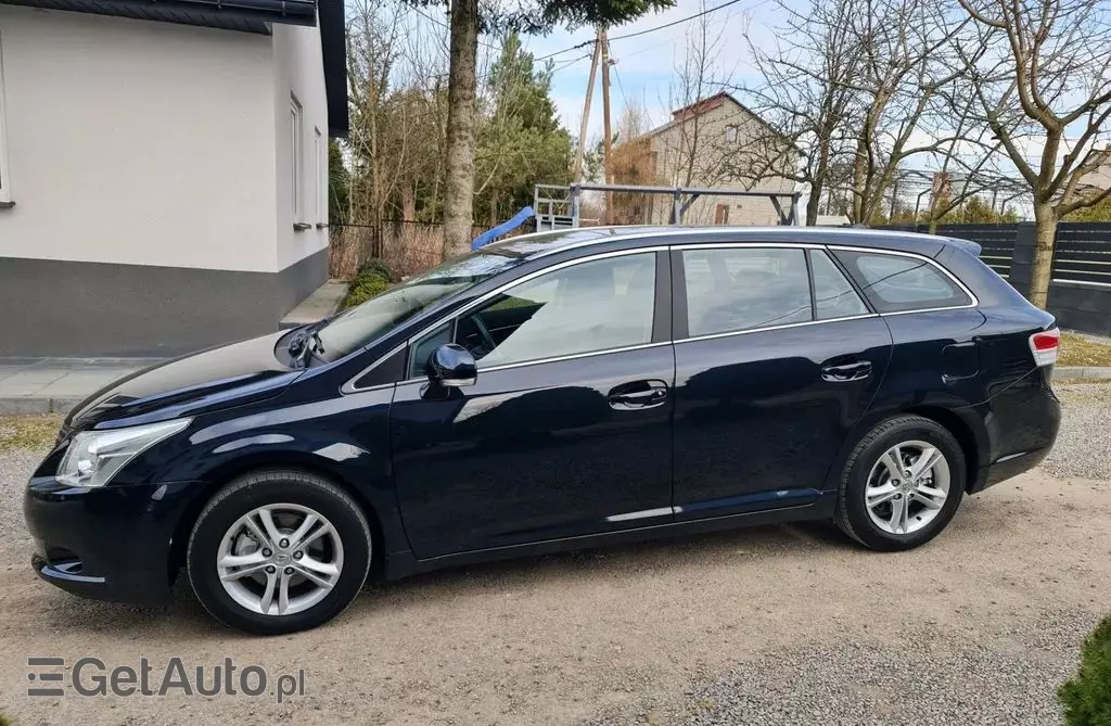 TOYOTA Avensis 