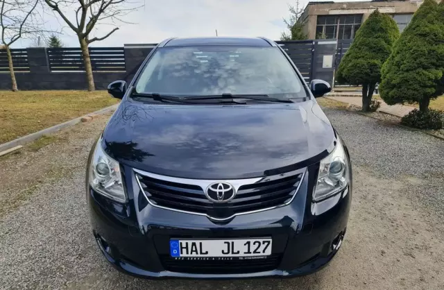 TOYOTA Avensis 