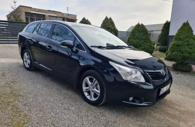 TOYOTA Avensis 