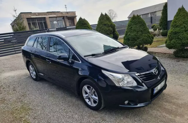 TOYOTA Avensis 