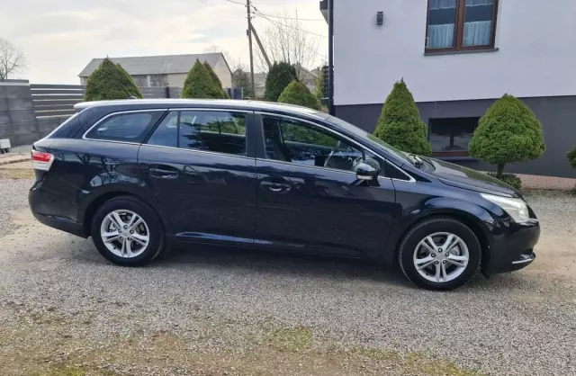 TOYOTA Avensis 