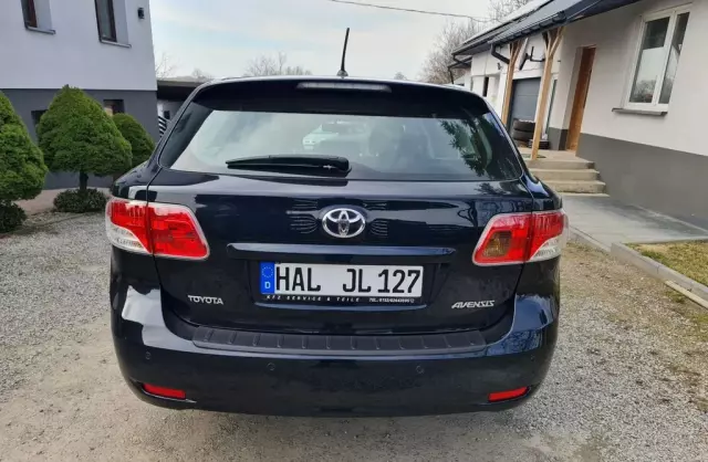 TOYOTA Avensis 