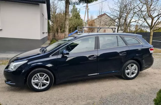 TOYOTA Avensis 