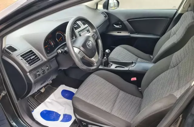 TOYOTA Avensis 