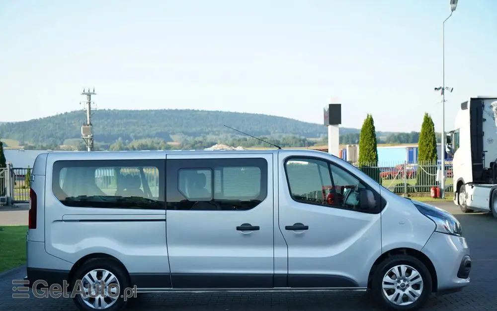 RENAULT TRAFIC 125 DCI  / BUS / 9 MIEJSC / 2017 ROK / POLSKI SALON / SERWISOWANY 