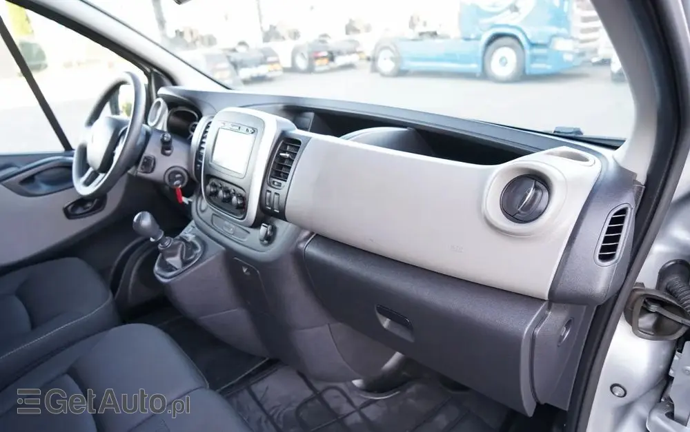 RENAULT TRAFIC 125 DCI  / BUS / 9 MIEJSC / 2017 ROK / POLSKI SALON / SERWISOWANY 