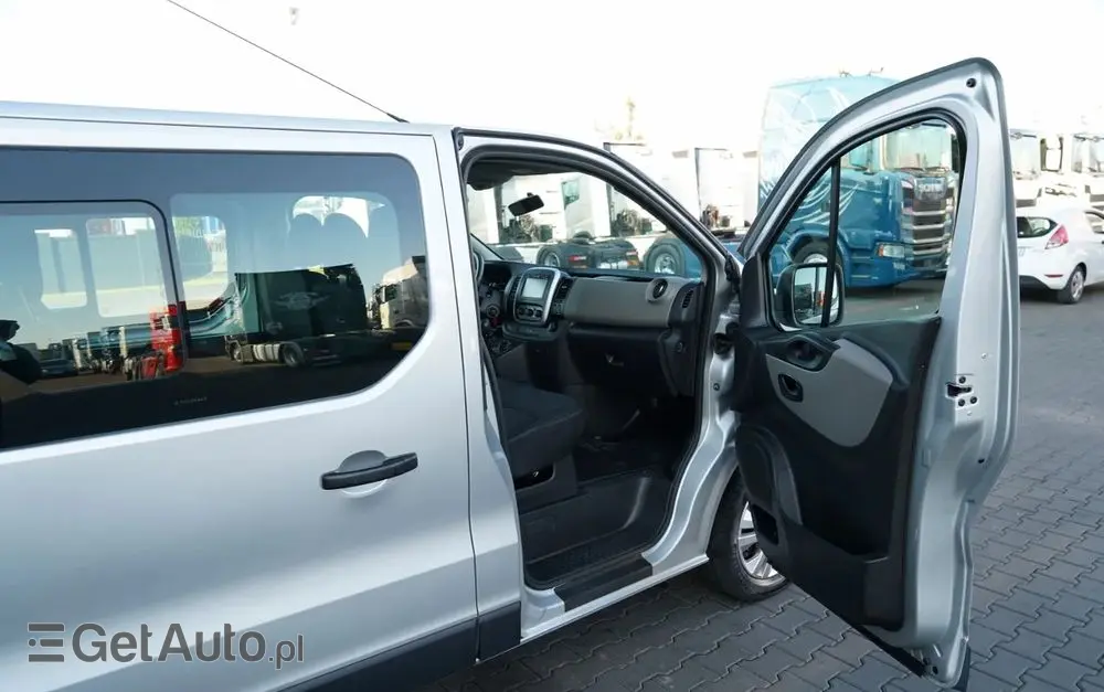 RENAULT TRAFIC 125 DCI  / BUS / 9 MIEJSC / 2017 ROK / POLSKI SALON / SERWISOWANY 