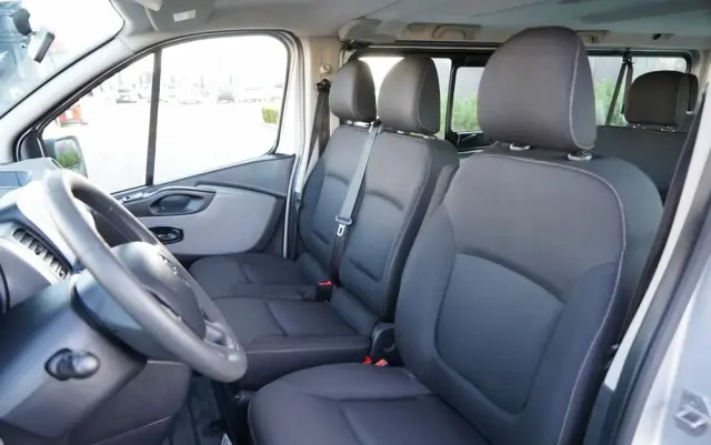 RENAULT TRAFIC 125 DCI  / BUS / 9 MIEJSC / 2017 ROK / POLSKI SALON / SERWISOWANY 