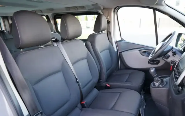 RENAULT TRAFIC 125 DCI  / BUS / 9 MIEJSC / 2017 ROK / POLSKI SALON / SERWISOWANY 