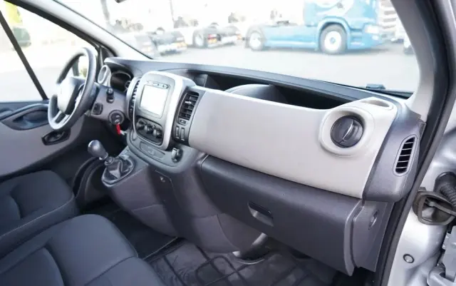 RENAULT TRAFIC 125 DCI  / BUS / 9 MIEJSC / 2017 ROK / POLSKI SALON / SERWISOWANY 