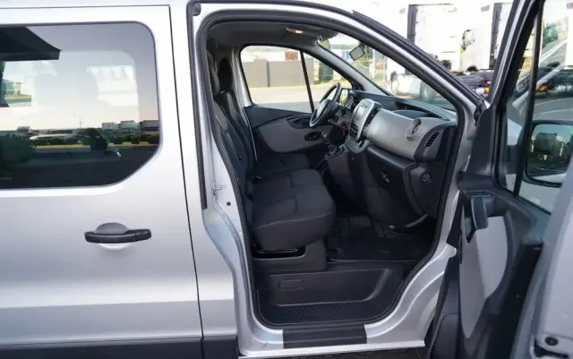 RENAULT TRAFIC 125 DCI  / BUS / 9 MIEJSC / 2017 ROK / POLSKI SALON / SERWISOWANY 