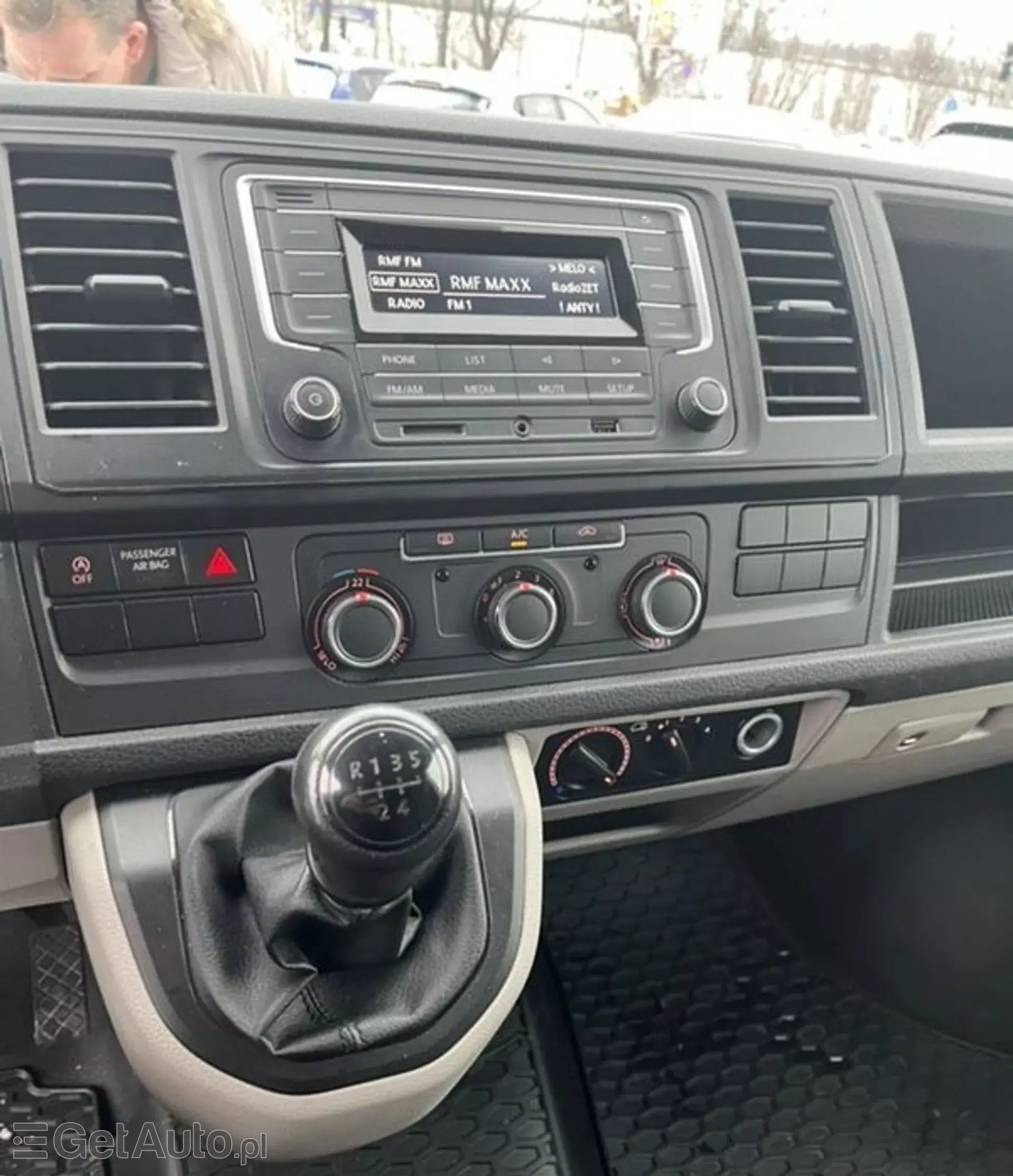 VOLKSWAGEN Transporter 