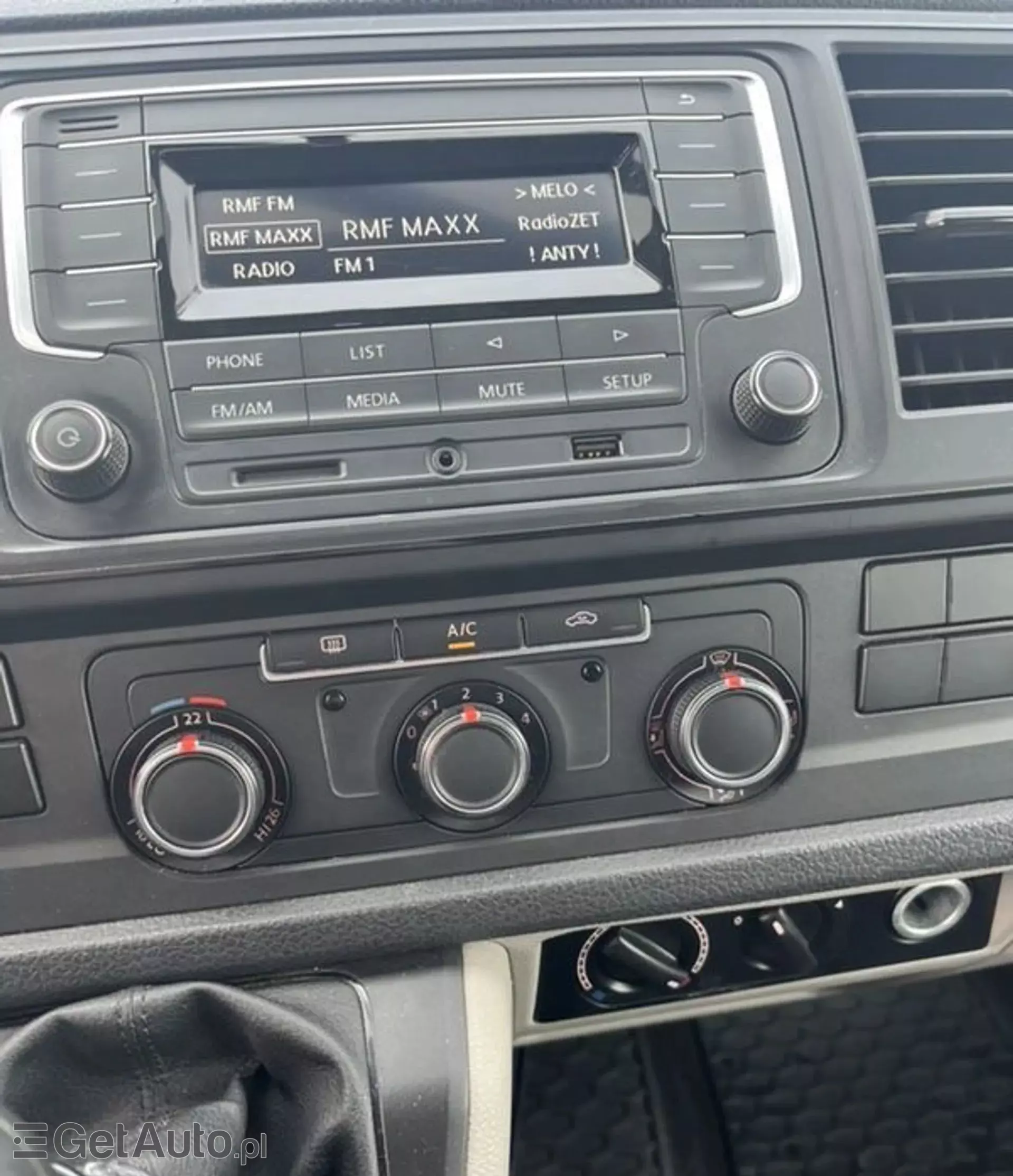 VOLKSWAGEN Transporter 