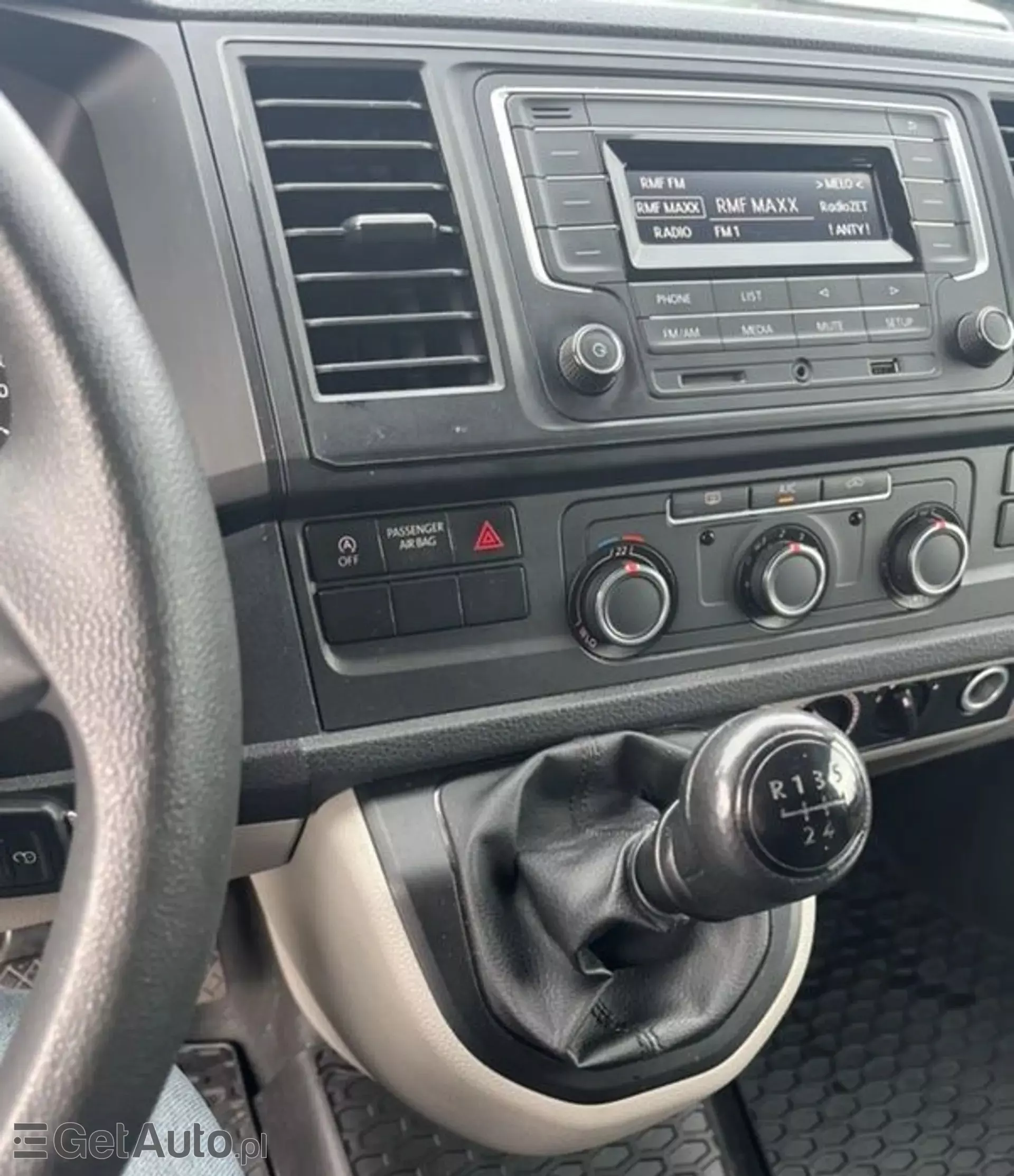 VOLKSWAGEN Transporter 