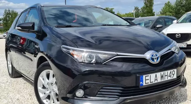 TOYOTA Auris 