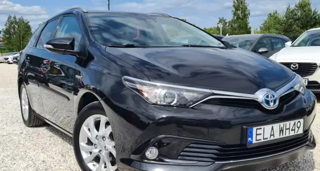 TOYOTA Auris 