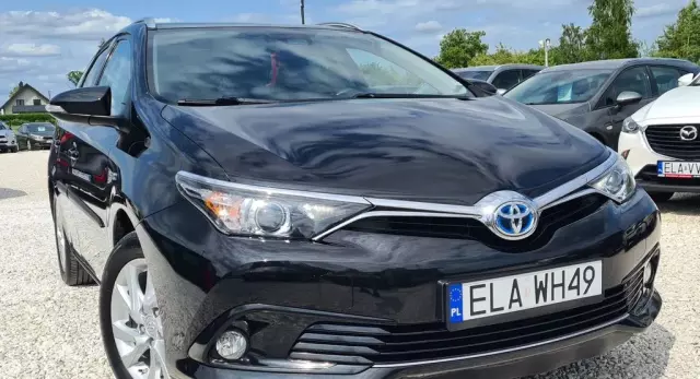 TOYOTA Auris 