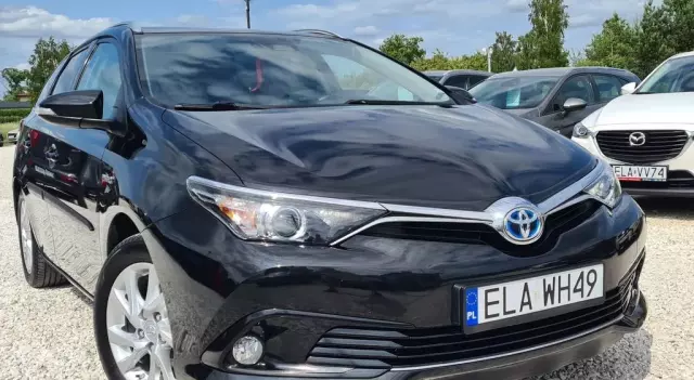 TOYOTA Auris 
