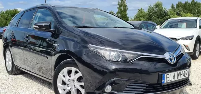 TOYOTA Auris 