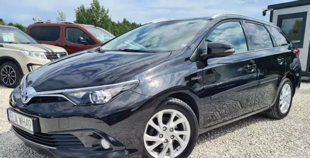 TOYOTA Auris 