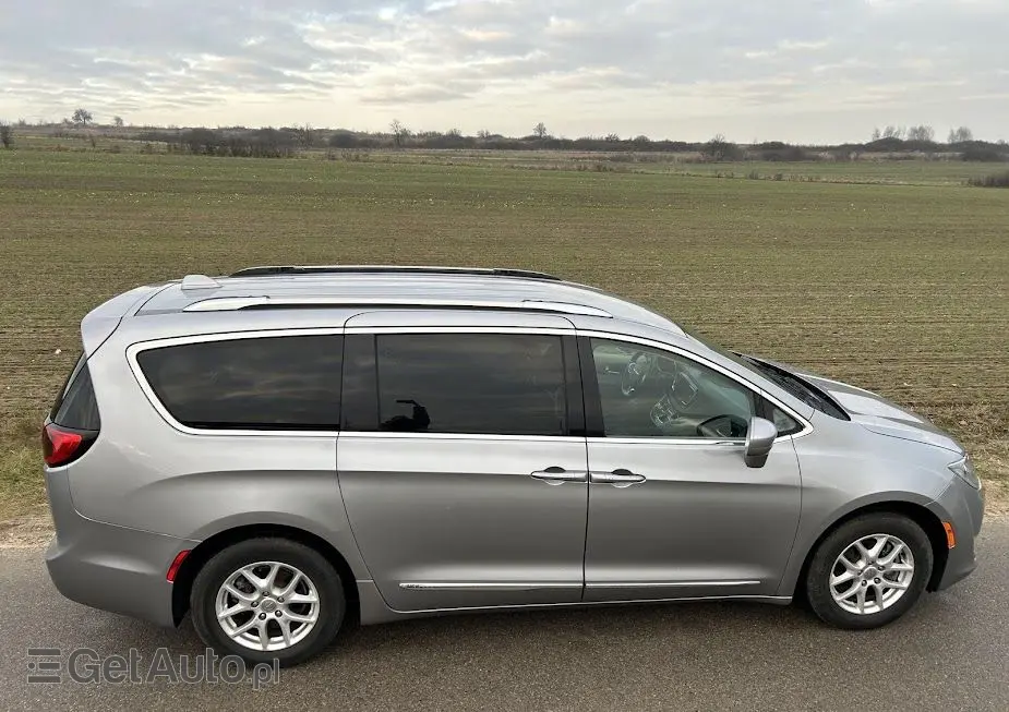 CHRYSLER Pacifica 