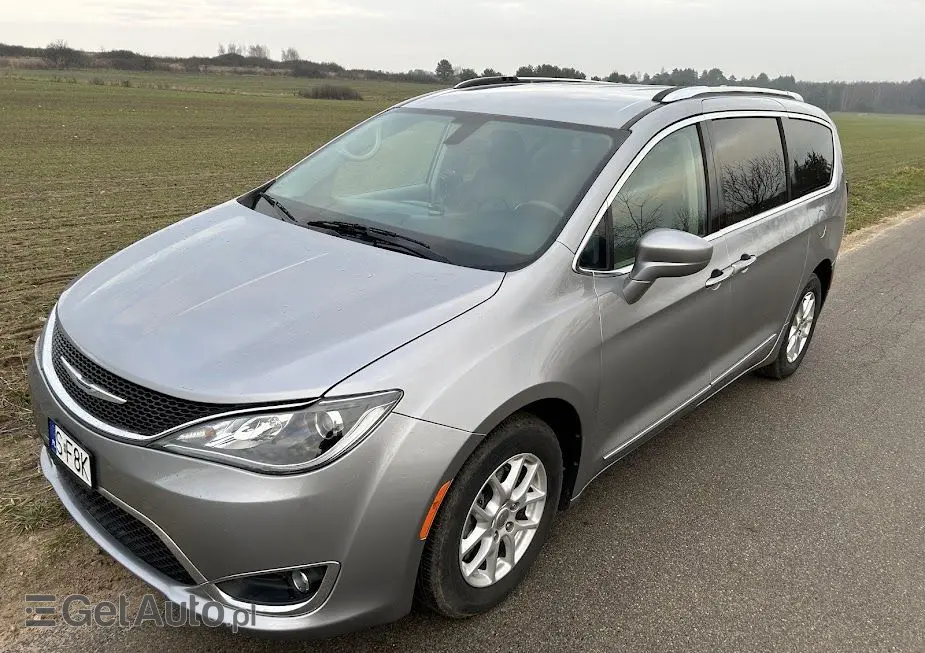 CHRYSLER Pacifica 