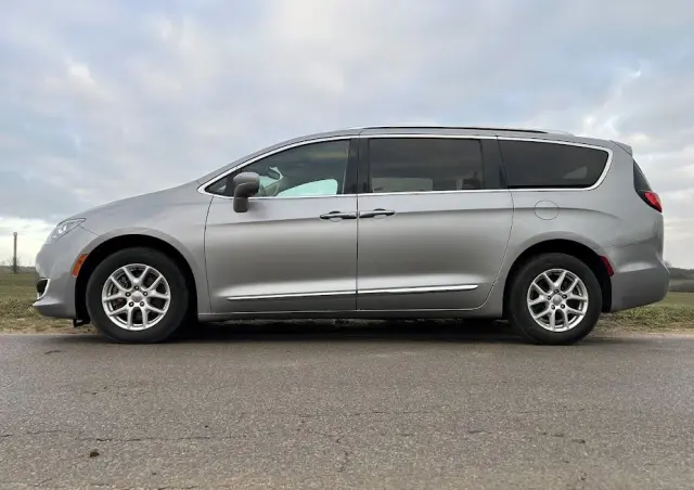 CHRYSLER Pacifica 