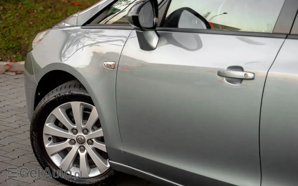 OPEL Zafira 1.4 T Cosmo