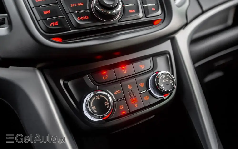 OPEL Zafira 1.4 T Cosmo