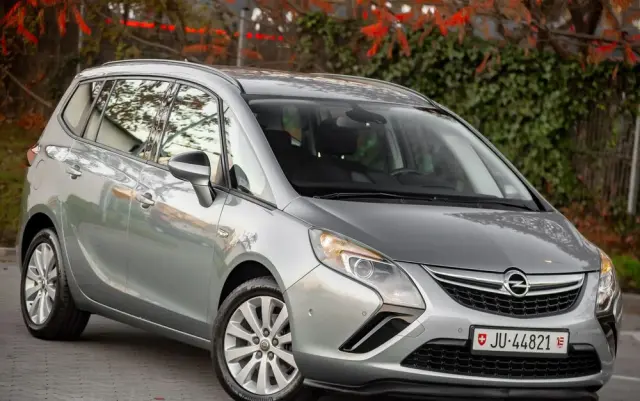 OPEL Zafira 1.4 T Cosmo