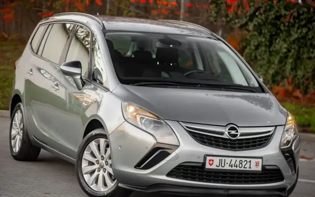 OPEL Zafira 1.4 T Cosmo