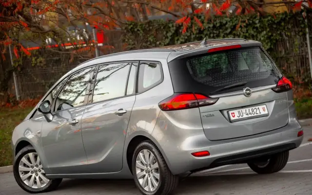 OPEL Zafira 1.4 T Cosmo