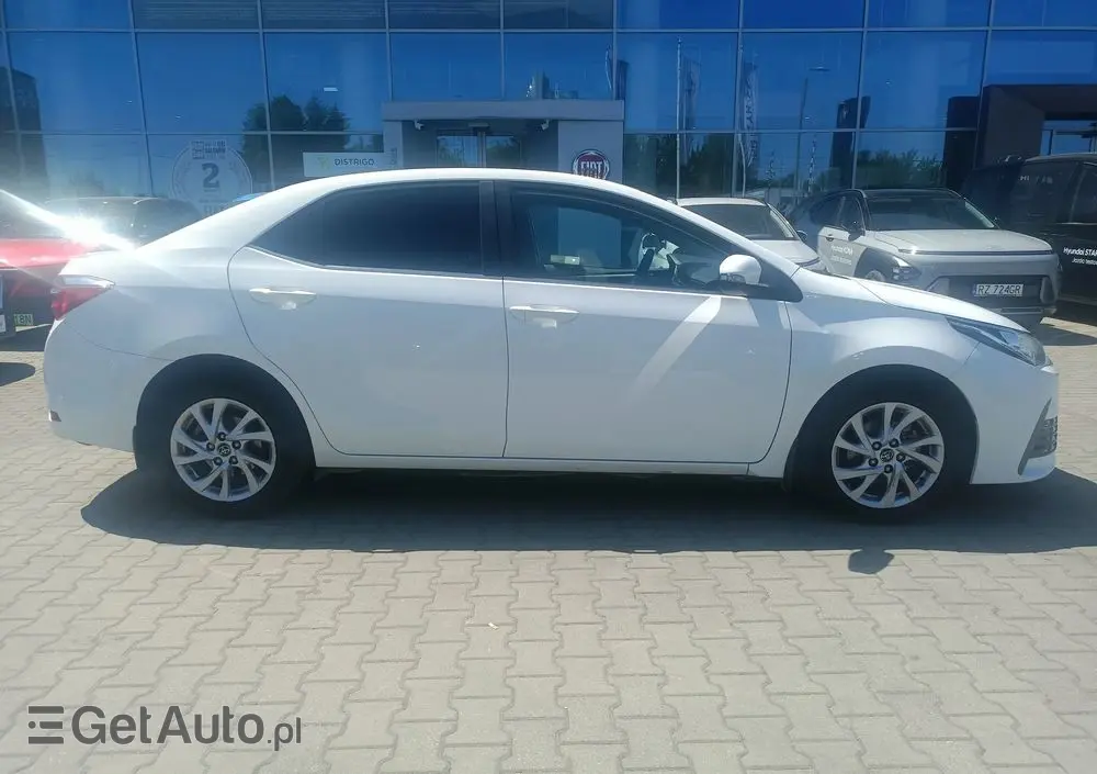 TOYOTA Corolla 1.6 Prestige