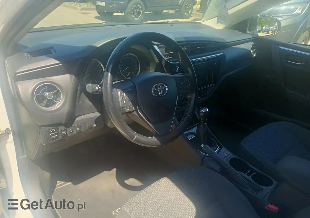 TOYOTA Corolla 1.6 Prestige