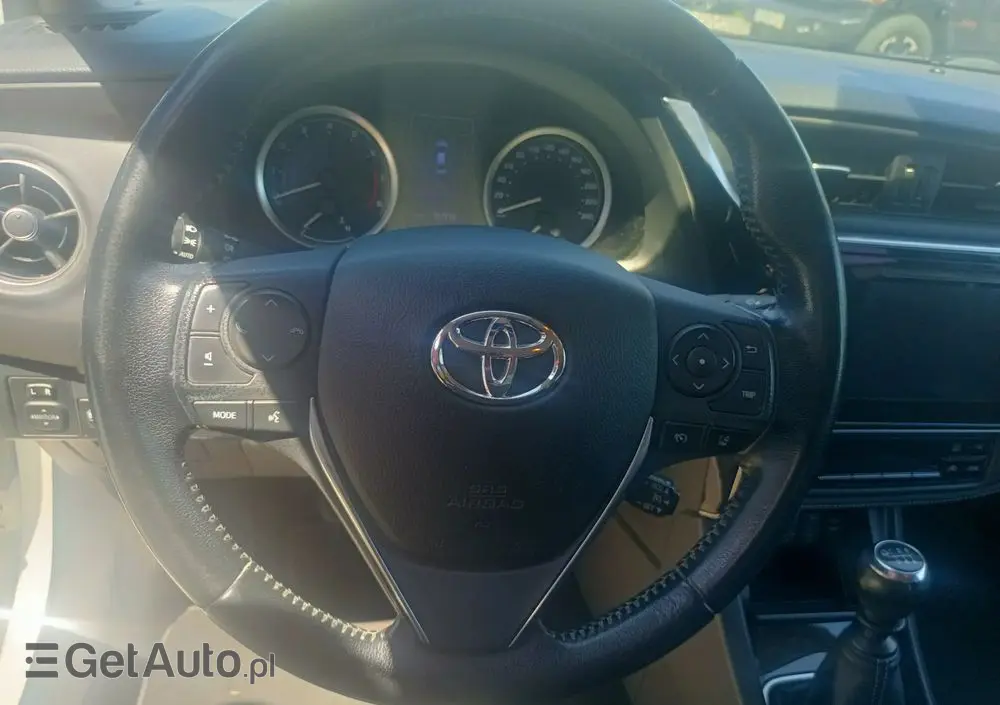 TOYOTA Corolla 1.6 Prestige