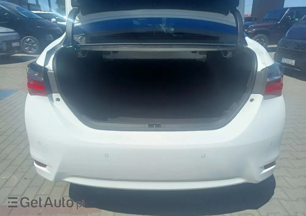 TOYOTA Corolla 1.6 Prestige