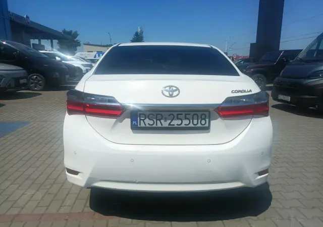 TOYOTA Corolla 1.6 Prestige