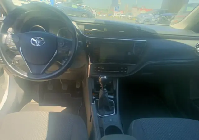 TOYOTA Corolla 1.6 Prestige