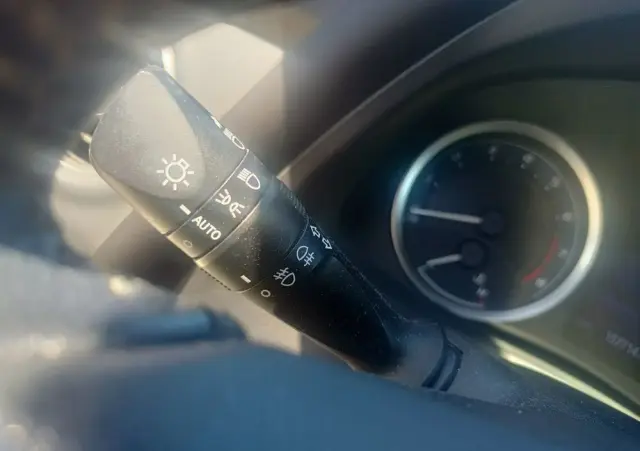 TOYOTA Corolla 1.6 Prestige