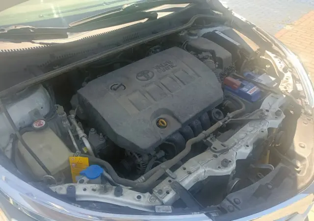 TOYOTA Corolla 1.6 Prestige